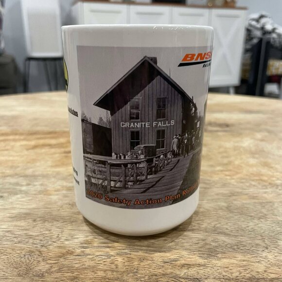 New: BNSF railway safety mug - Picture 3 of 6